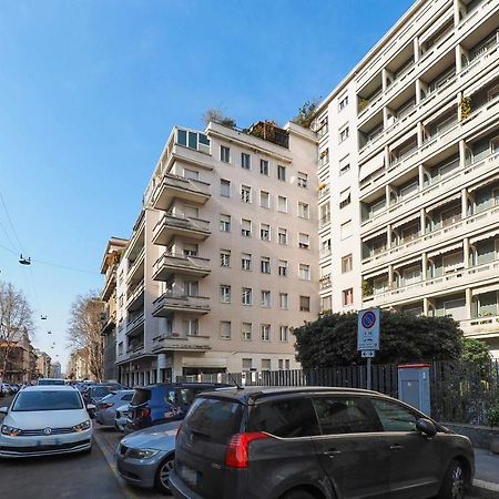 Mba24 Charming Suite Close To Metro Fieracitylife Милано Екстериор снимка