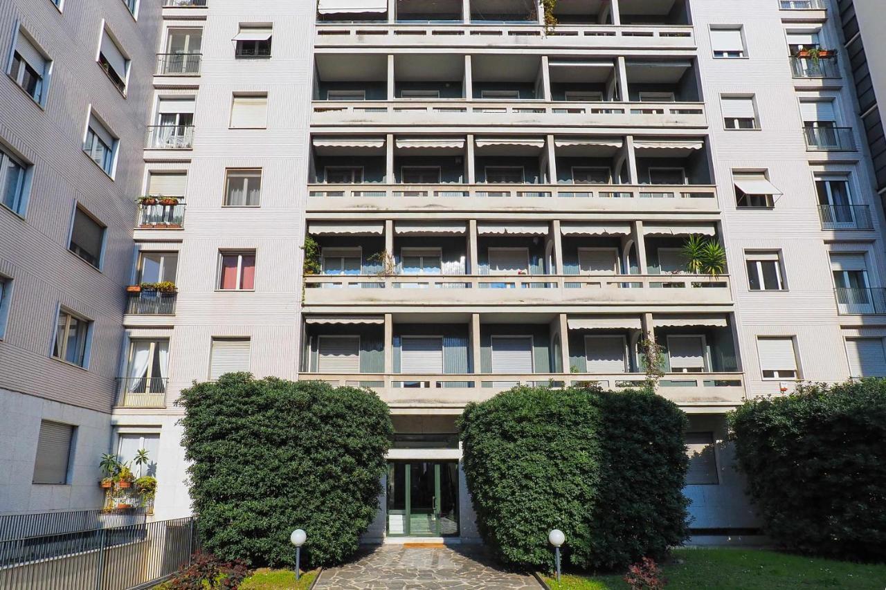 Mba24 Charming Suite Close To Metro Fieracitylife Милано Екстериор снимка