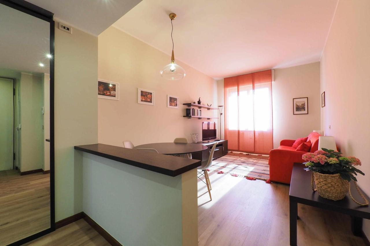 Mba24 Charming Suite Close To Metro Fieracitylife Милано Екстериор снимка