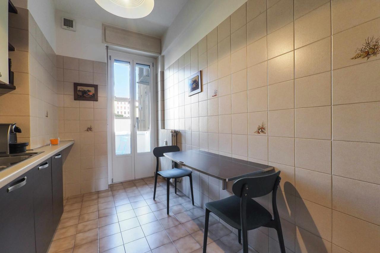 Mba24 Charming Suite Close To Metro Fieracitylife Милано Екстериор снимка