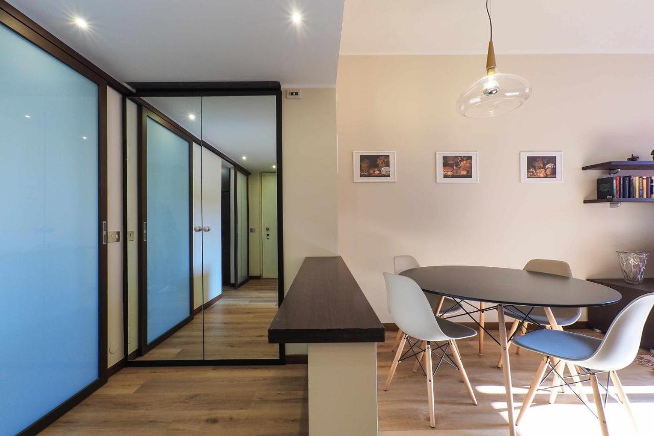 Mba24 Charming Suite Close To Metro Fieracitylife Милано Екстериор снимка